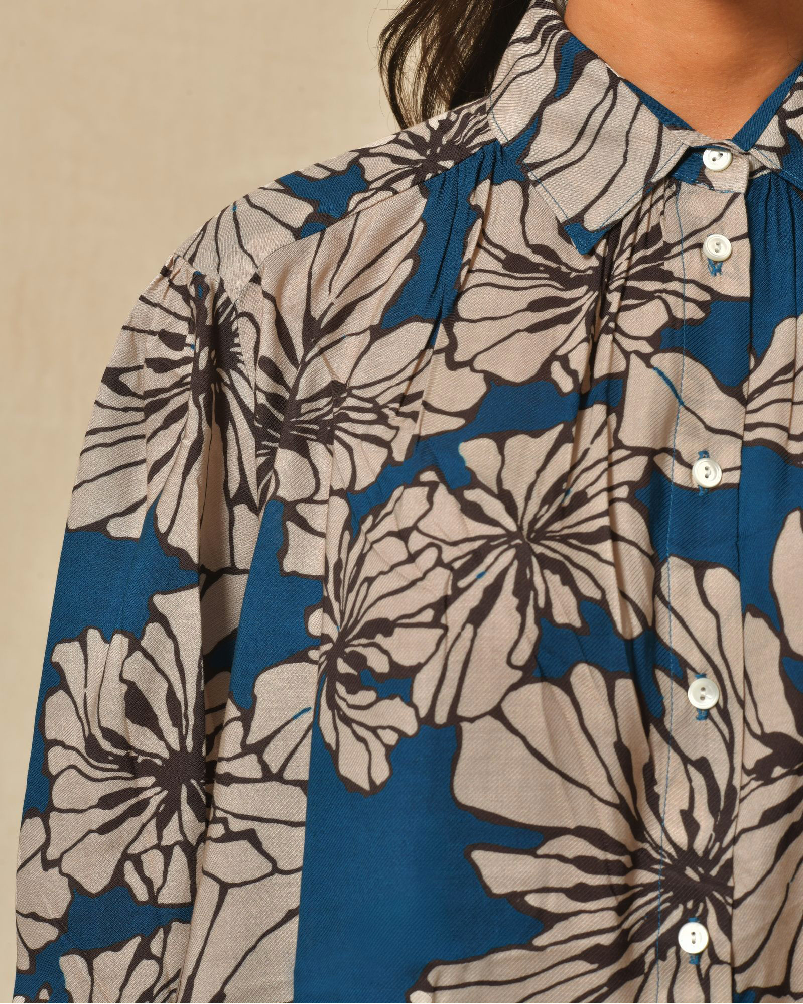 Blouse fluide en viscose bleu à motifs Diega