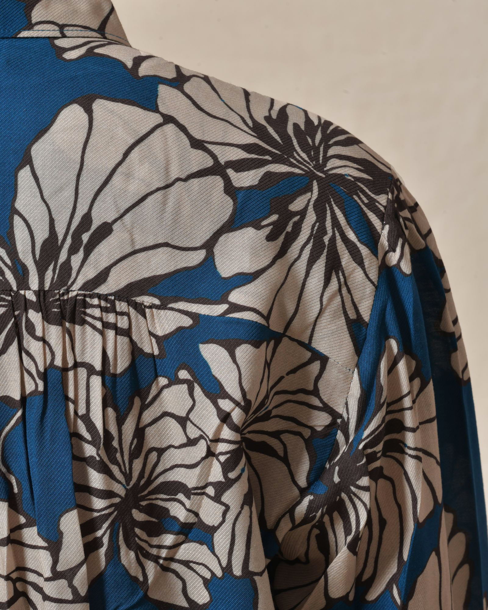 Blouse fluide en viscose bleu à motifs Diega
