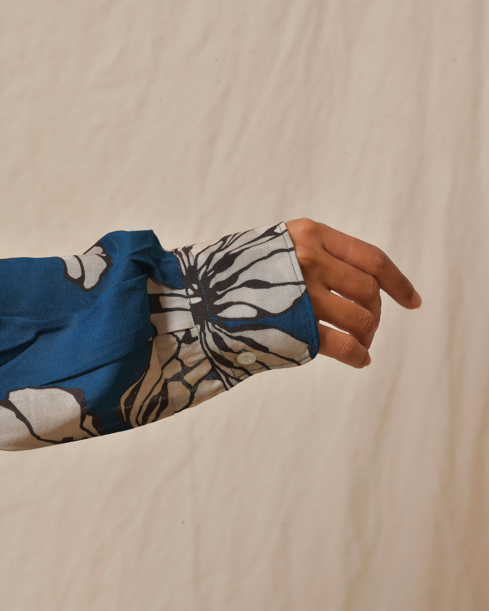 Blouse fluide en viscose bleu à motifs Diega