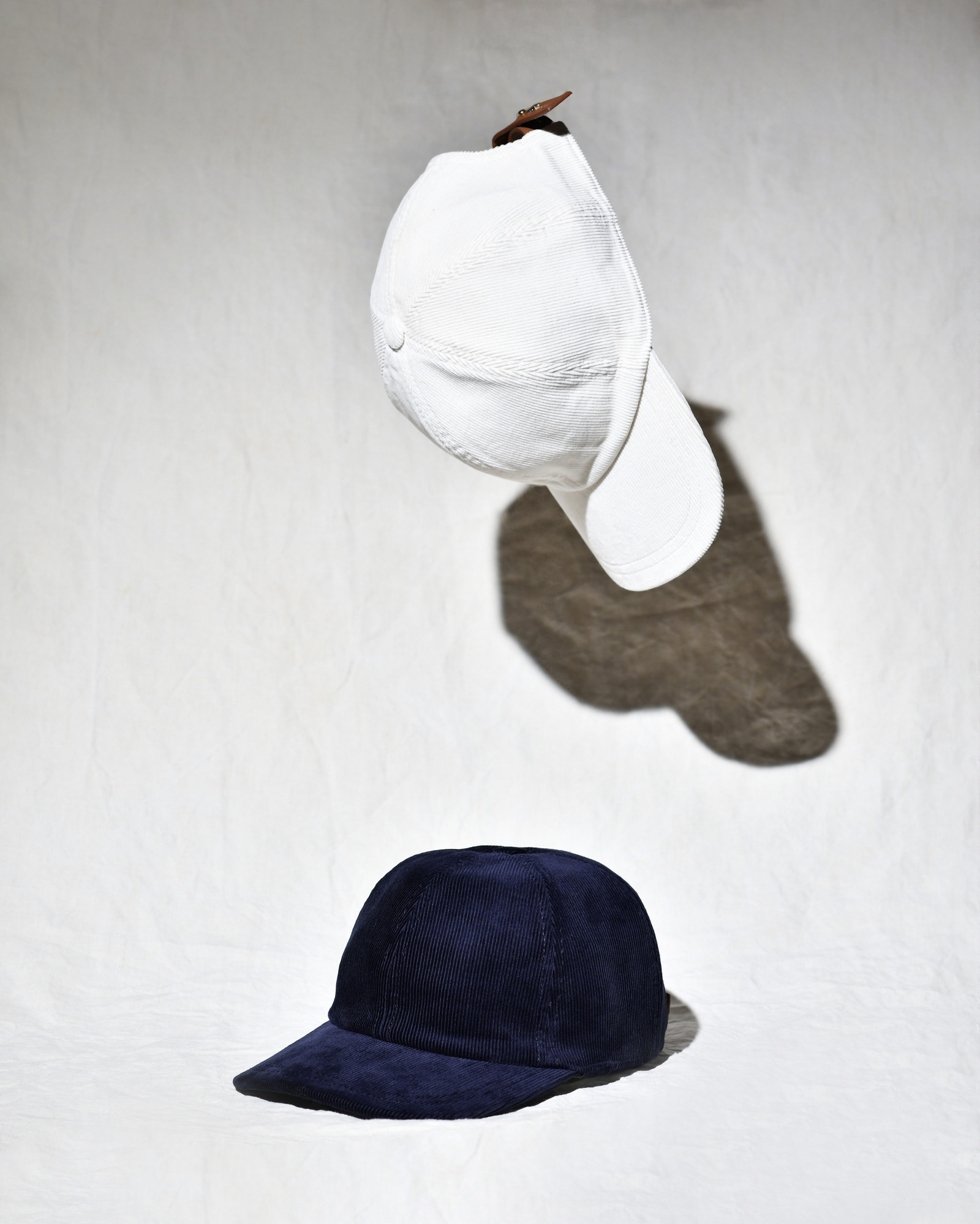 Casquette en velours cotelé bleu Lorena Antoniazzi
