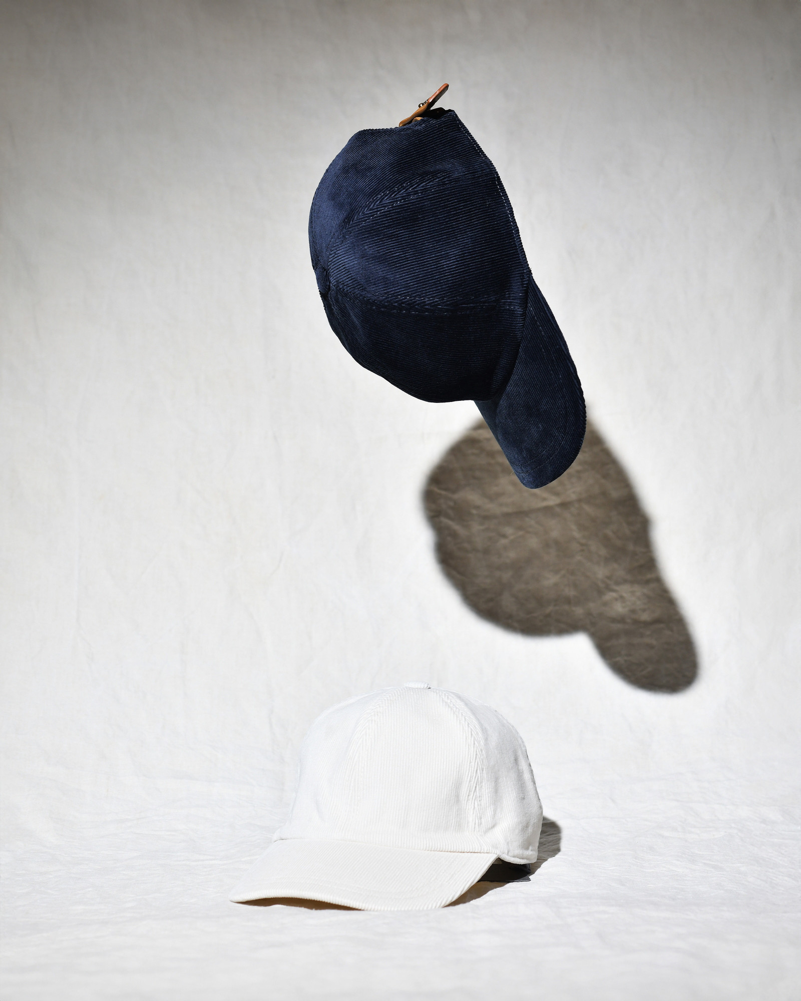 Casquette en velours cotelé bleu Lorena Antoniazzi
