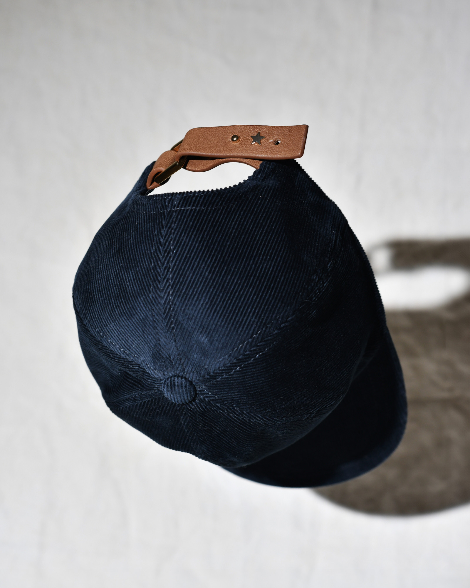 Casquette en velours cotelé bleu Lorena Antoniazzi