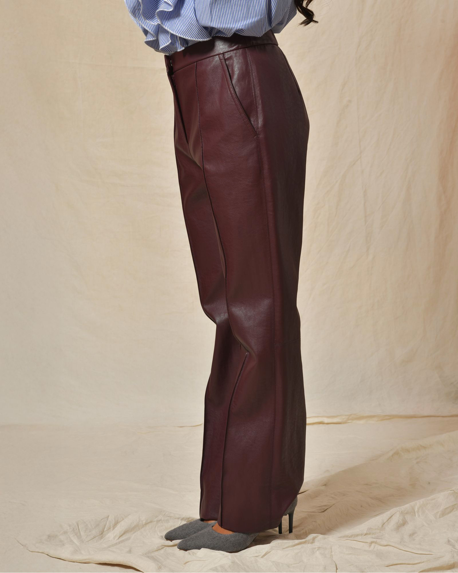 Pantalon en imitation cuir violet Béatrice B