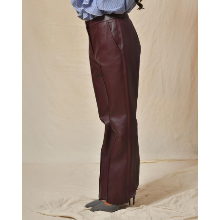 Pantalon en imitation cuir violet Béatrice B