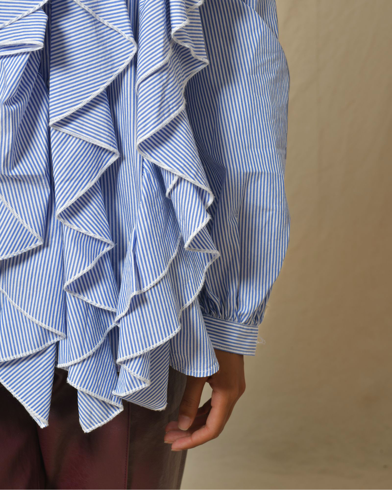 Chemisier à volants bleu et blanc Diega