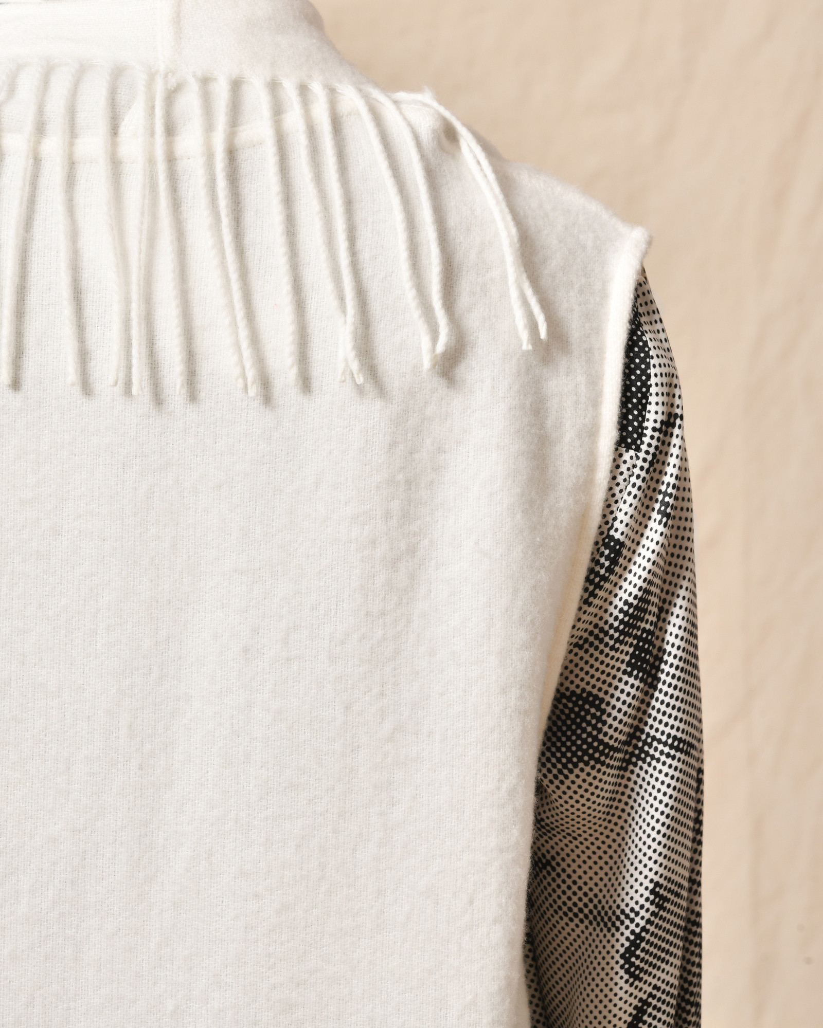 Gilet blanc à franges Clips