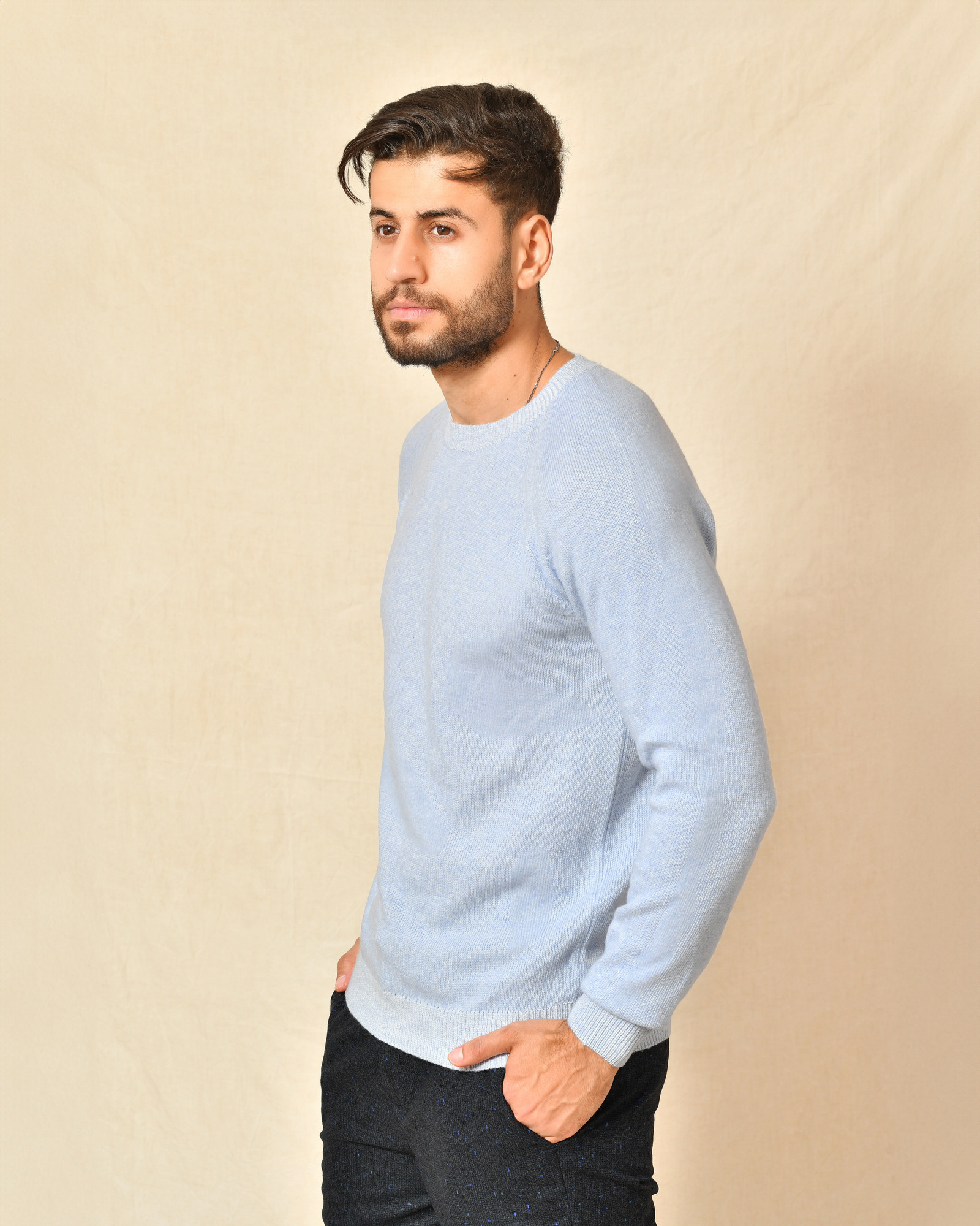 Pull en maille bleu Outfit