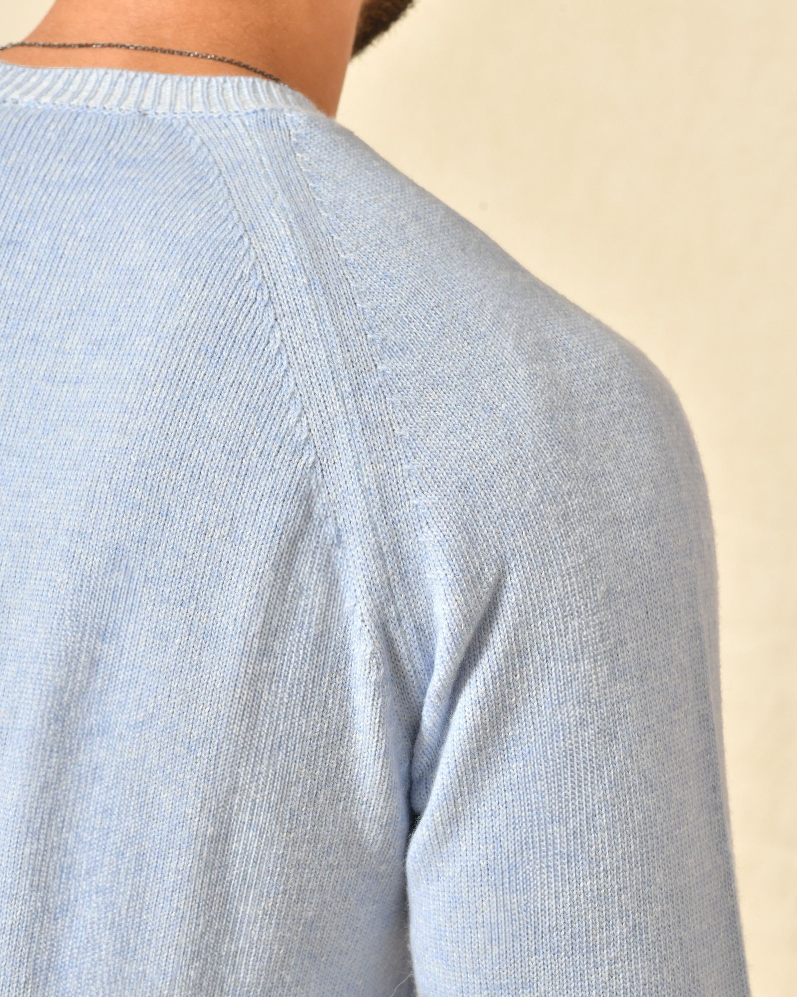 Pull en maille bleu Outfit