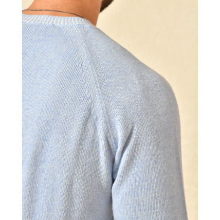 Pull en maille bleu Outfit