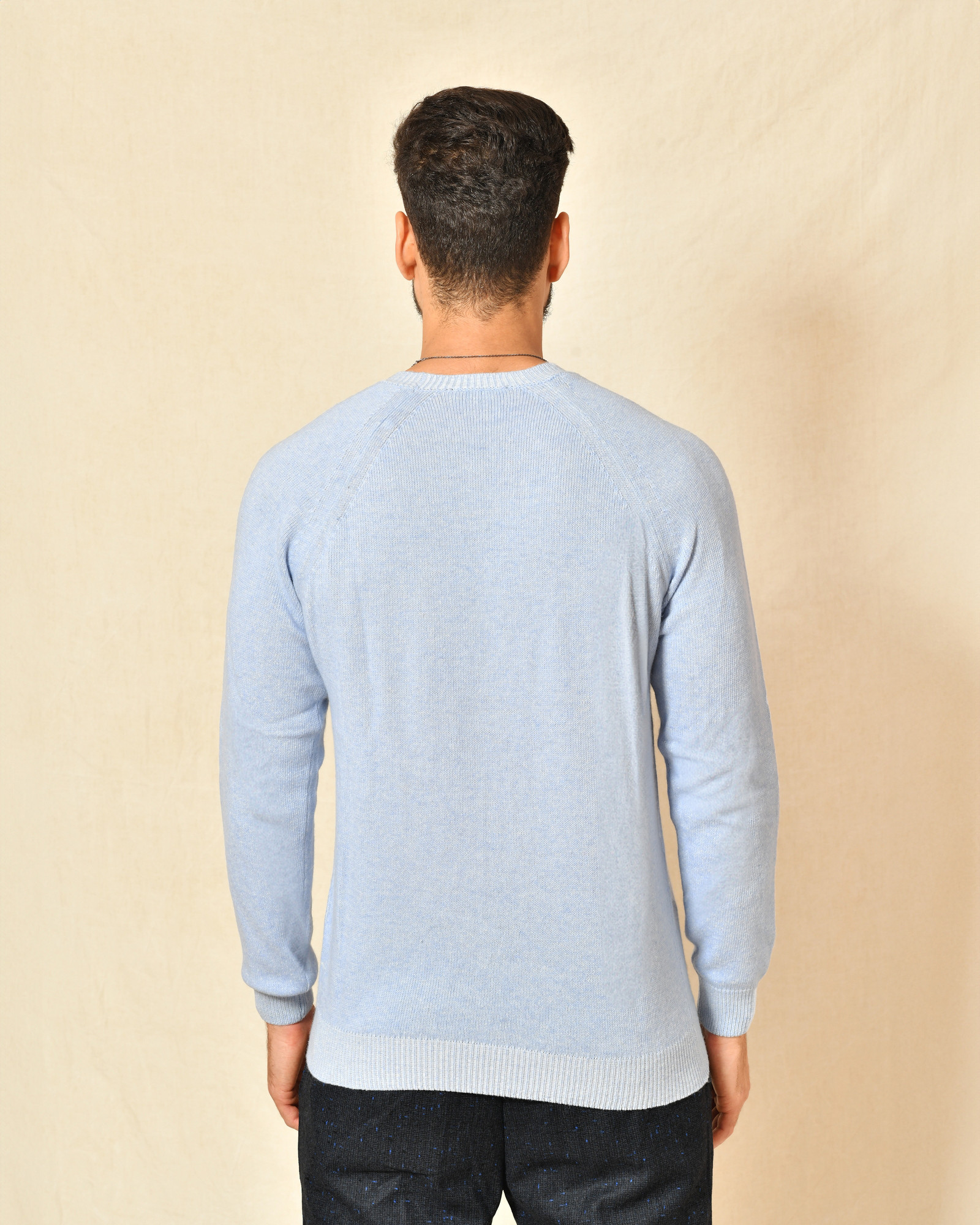 Pull en maille bleu Outfit