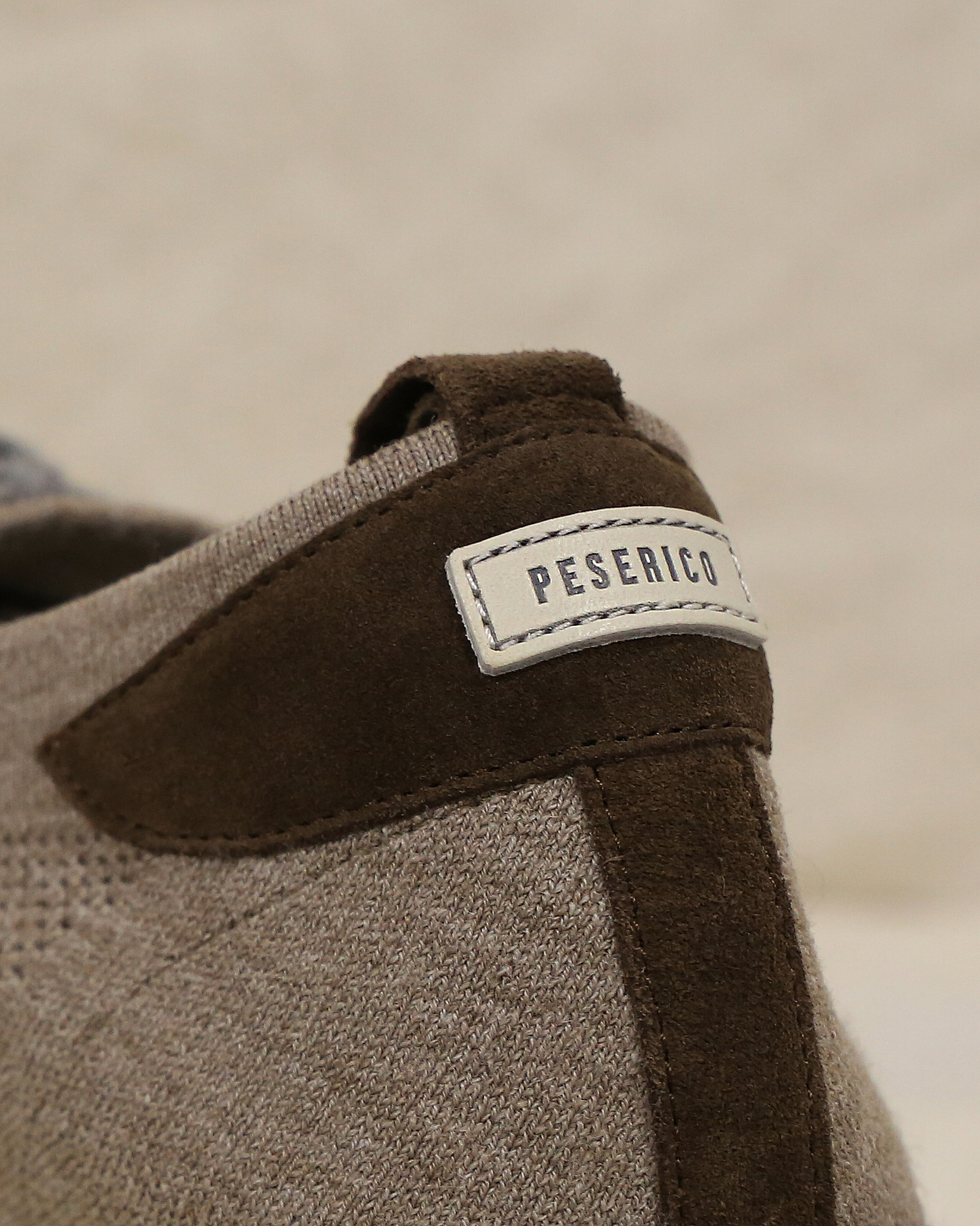 Sneackers en maille respirante taupe Peserico