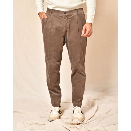 Pantalon en coton taupe Outfit