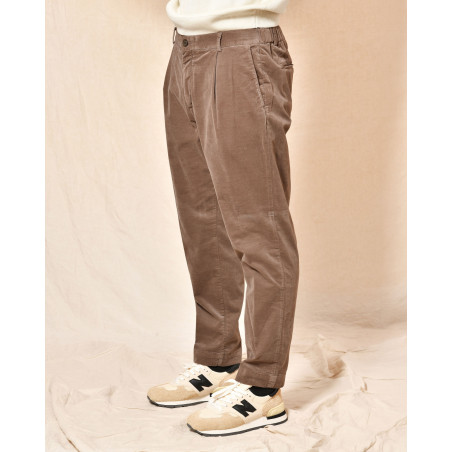 Pantalon en coton taupe Outfit