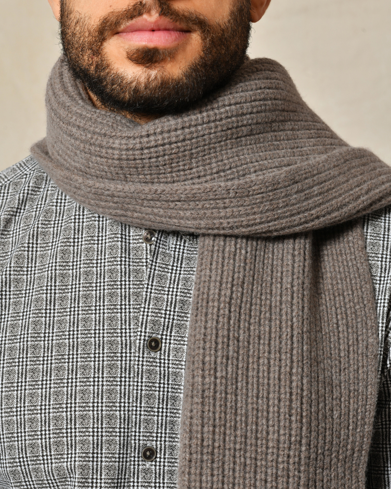 Echarpe en laine taupe Cruna