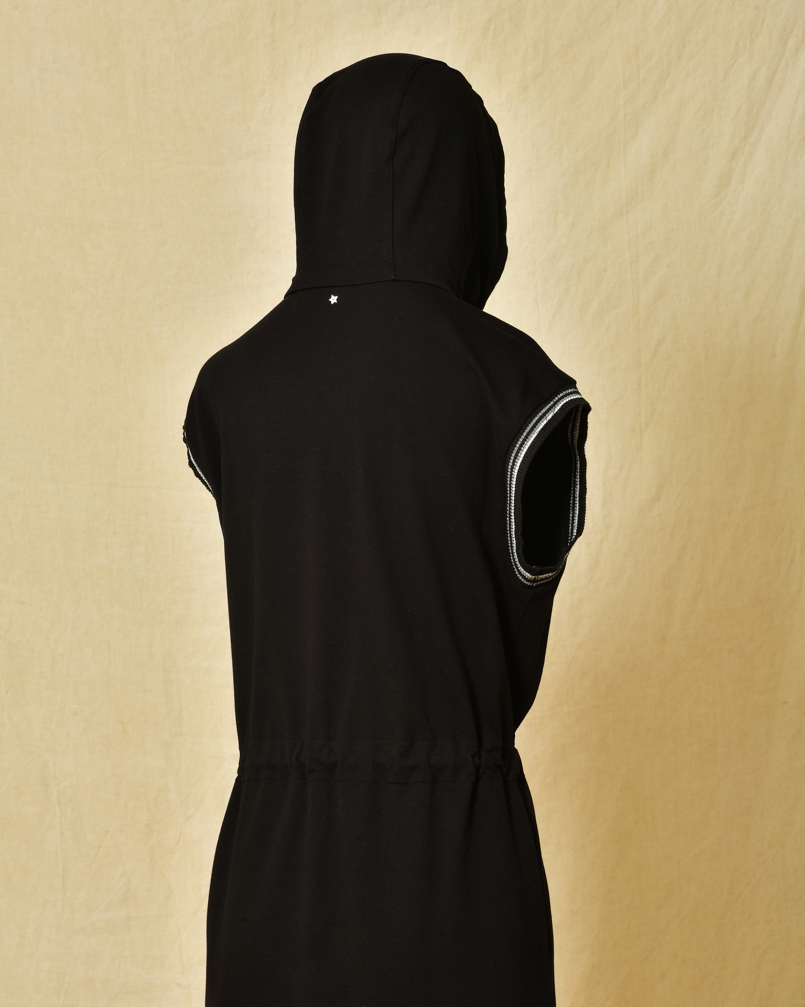 Robe  en coton noir sans manches Lorena Antoniazzi