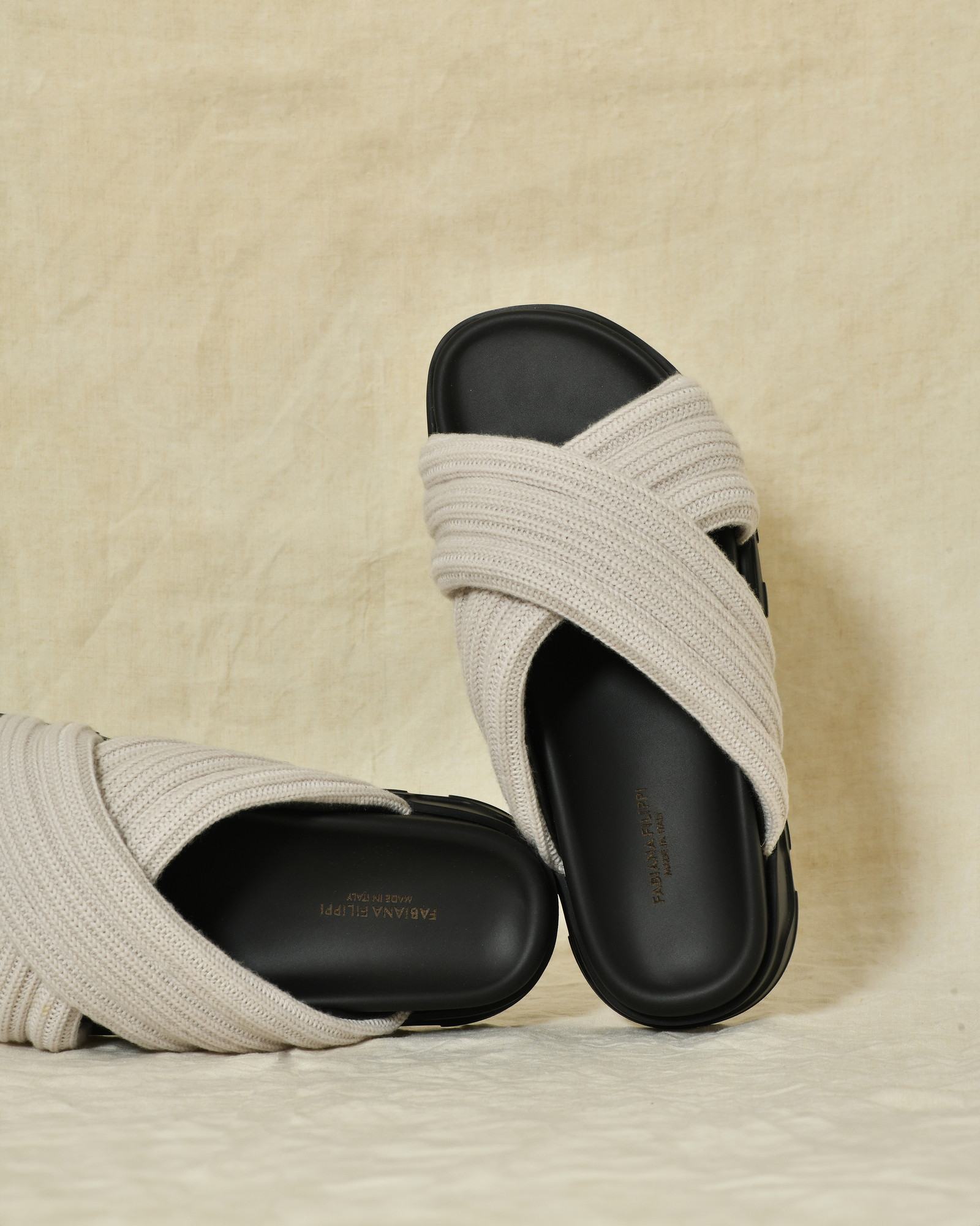 Mules en cuir et laine beige Fabiana Filippi