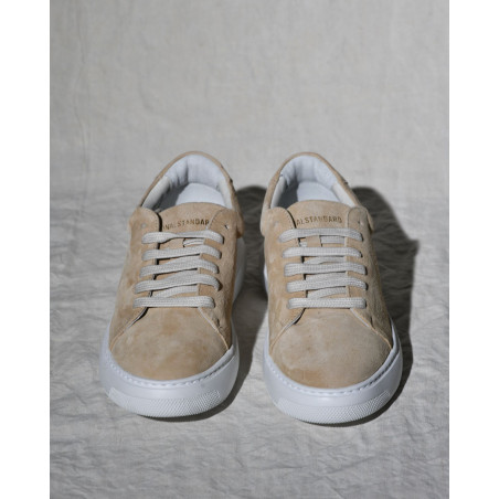 Baskets en daim beige National Standard