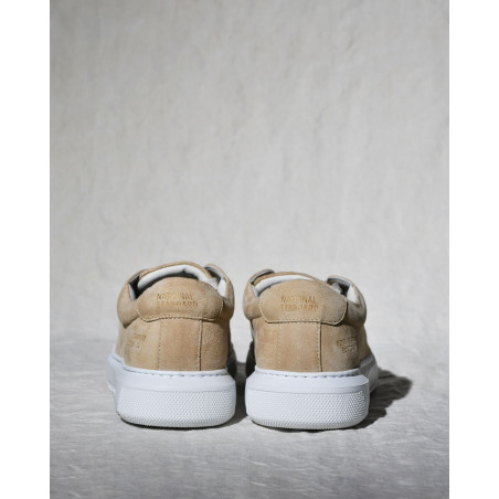 Baskets en daim beige National Standard