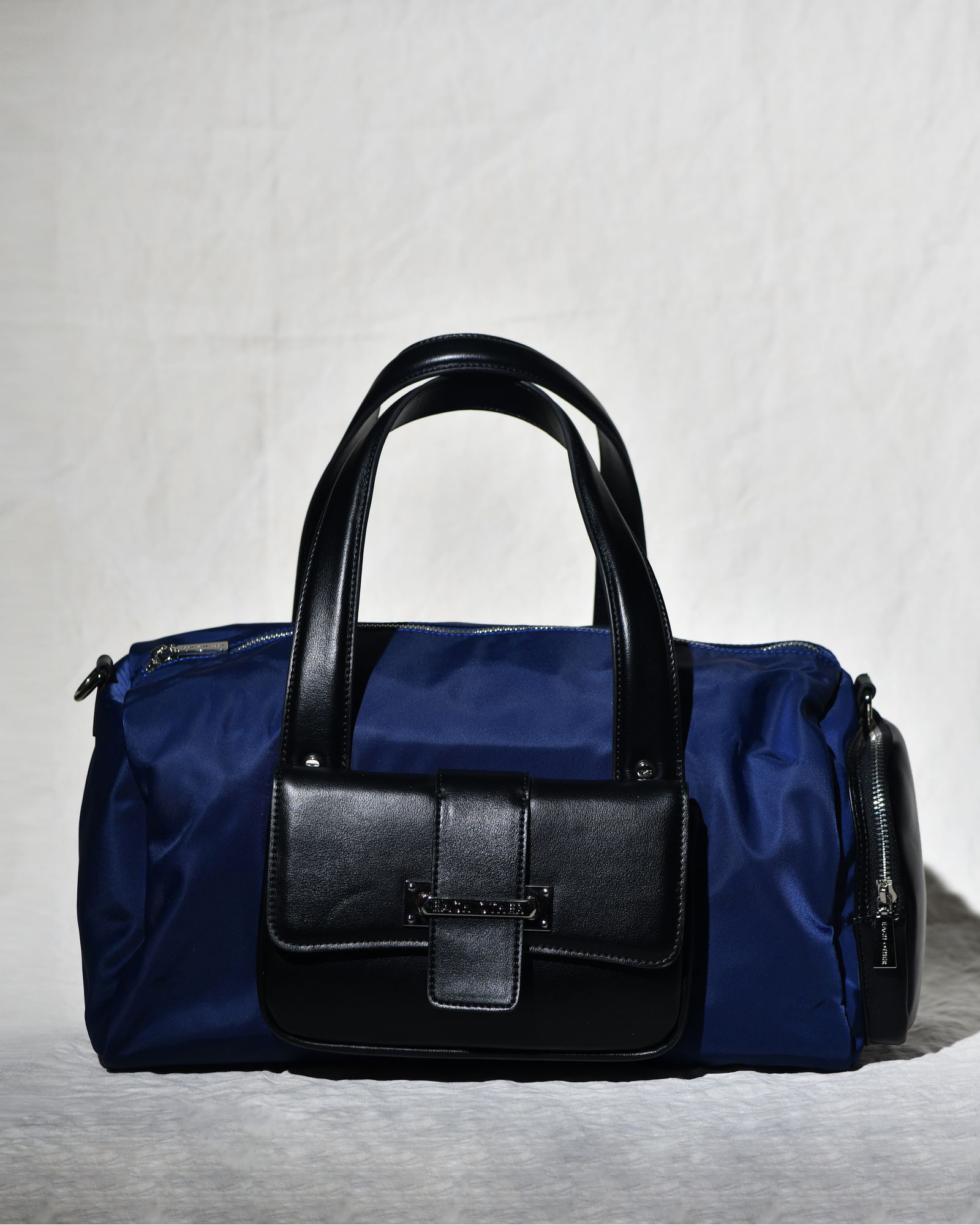 Sac à main a deux compartiments bleu et noir Each Other