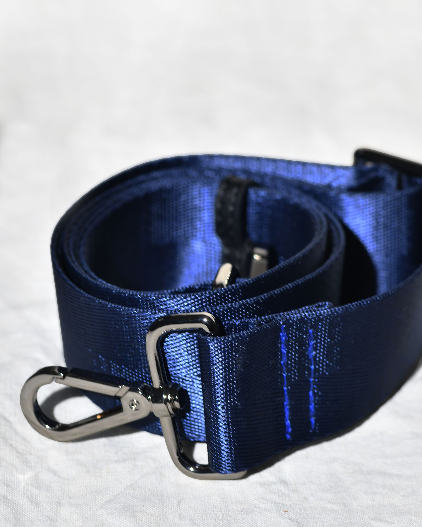 Sac à main a deux compartiments bleu et noir Each Other
