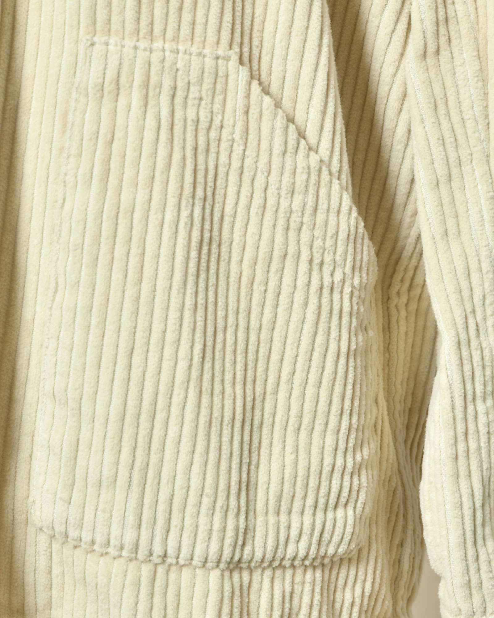 Chemise en velours côtelé ecru Cruna