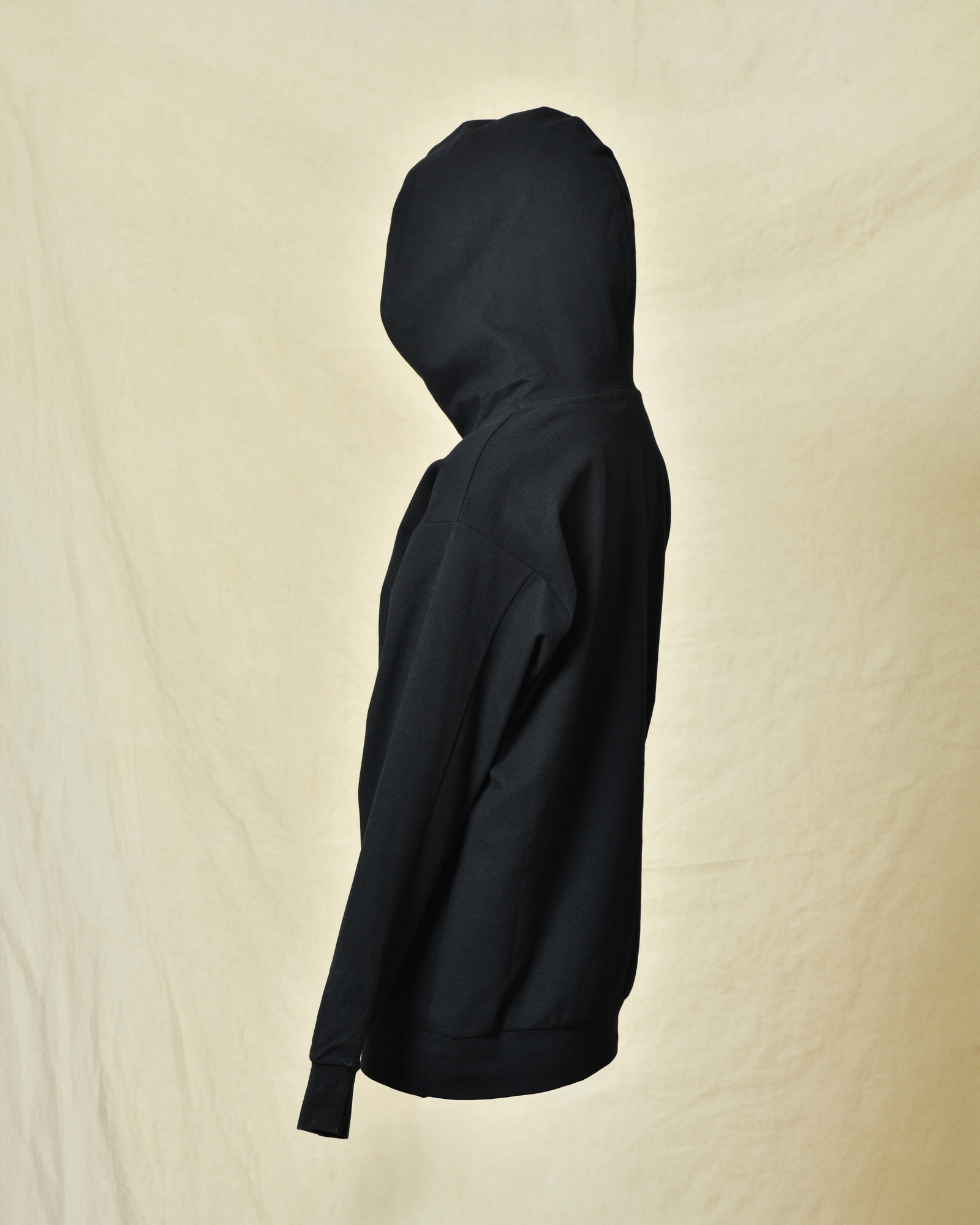 Sweat à capuche noir Cruna