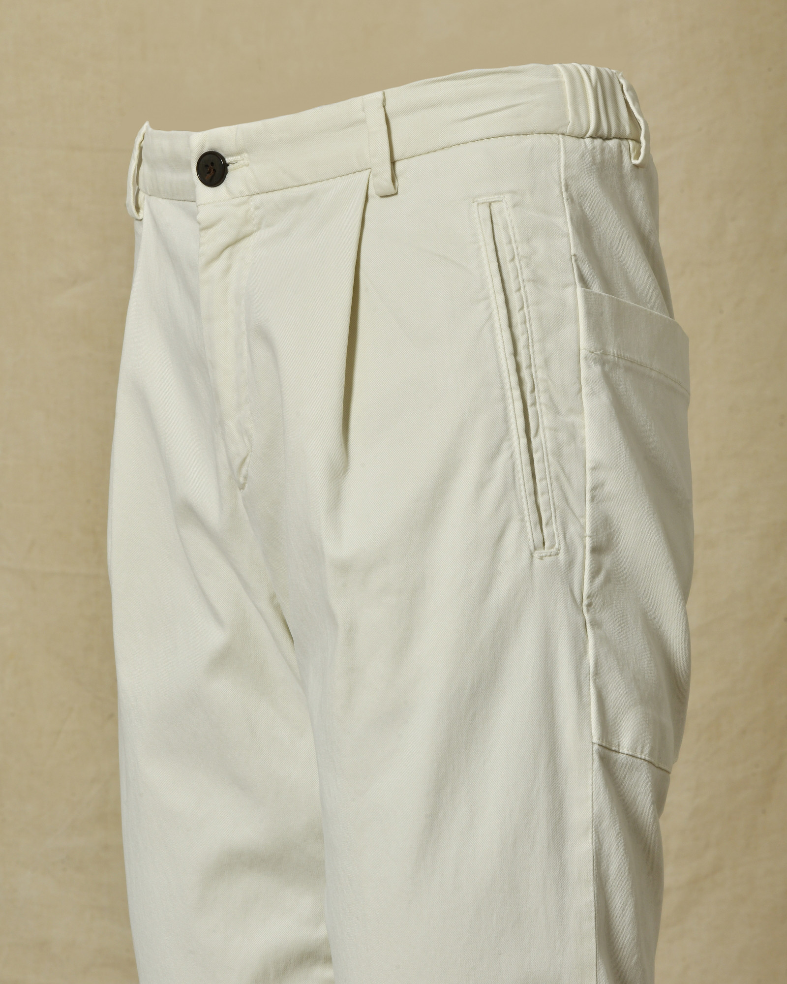 Pantalon régular ecru Outfit