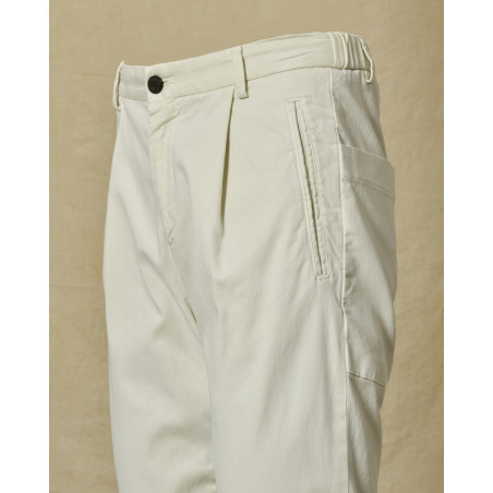Pantalon régular ecru Outfit