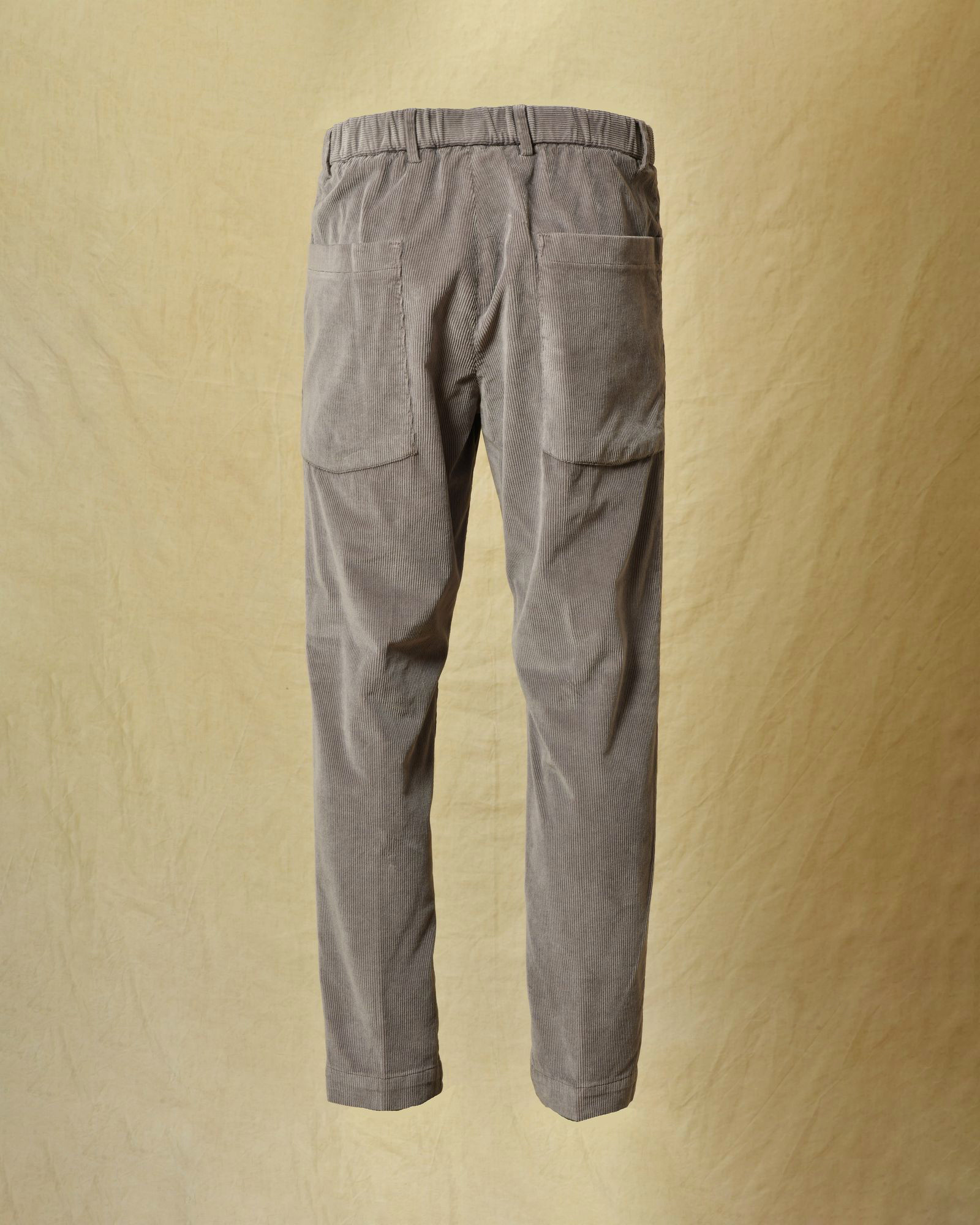 Pantalon en velours côtelé gris Outfit