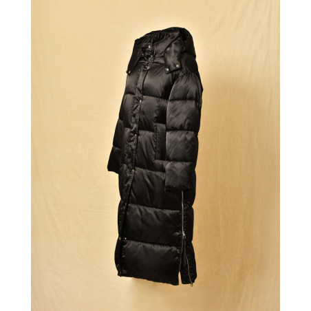 Longue doudoune noire à capuche Parosh