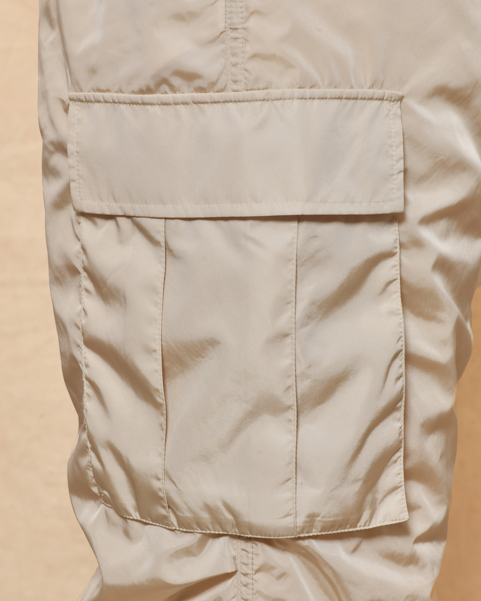 Pantalon cargo en tissu beige Lorena Antoniazzi