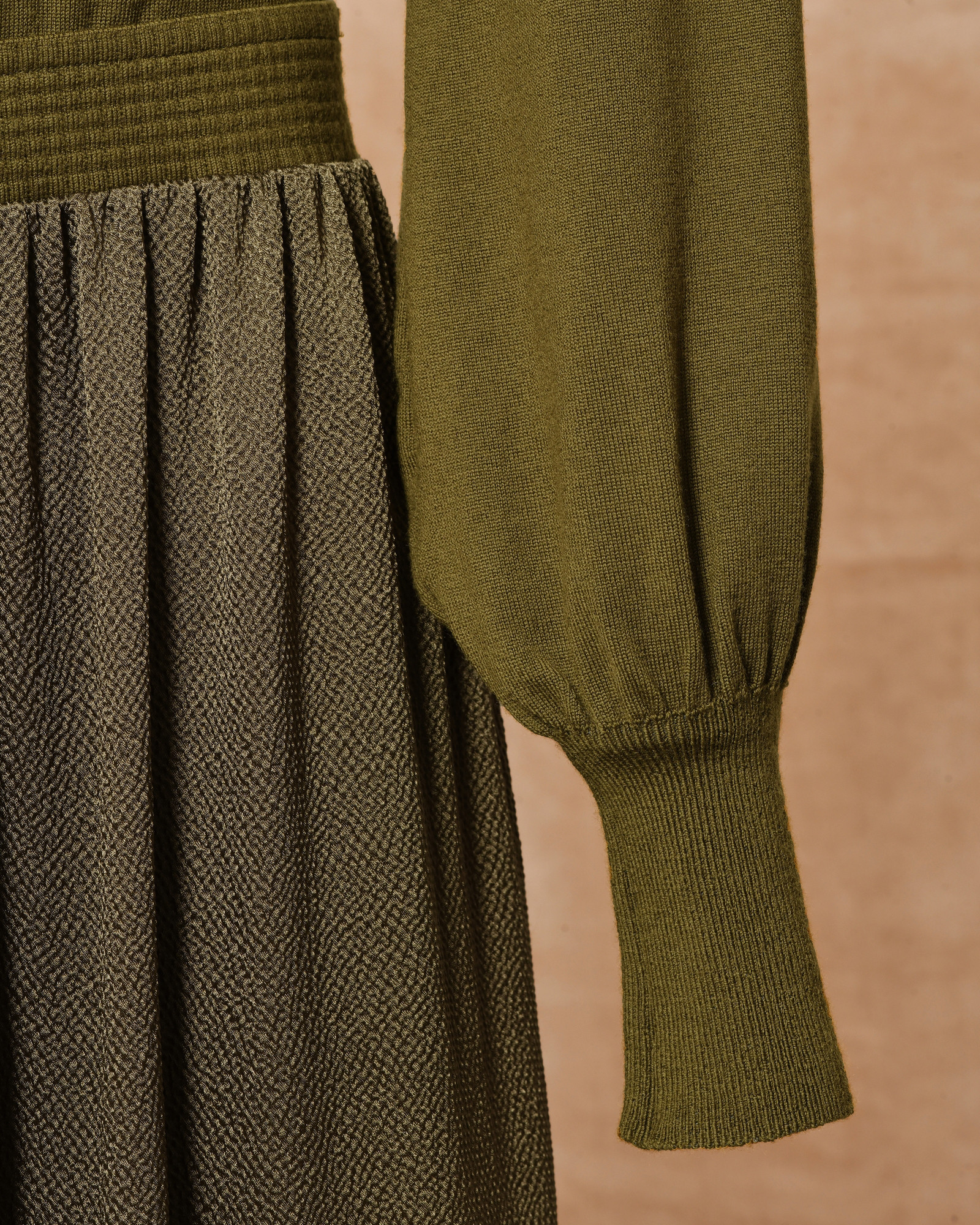 Robe en soie et laine kaki She’s So