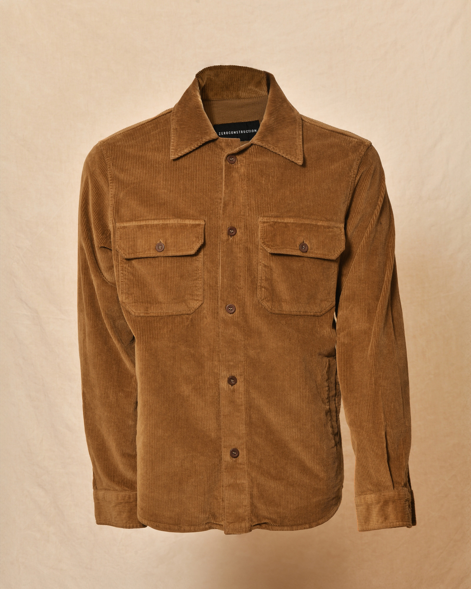 Chemise en velours cotelé camel Zero Construction