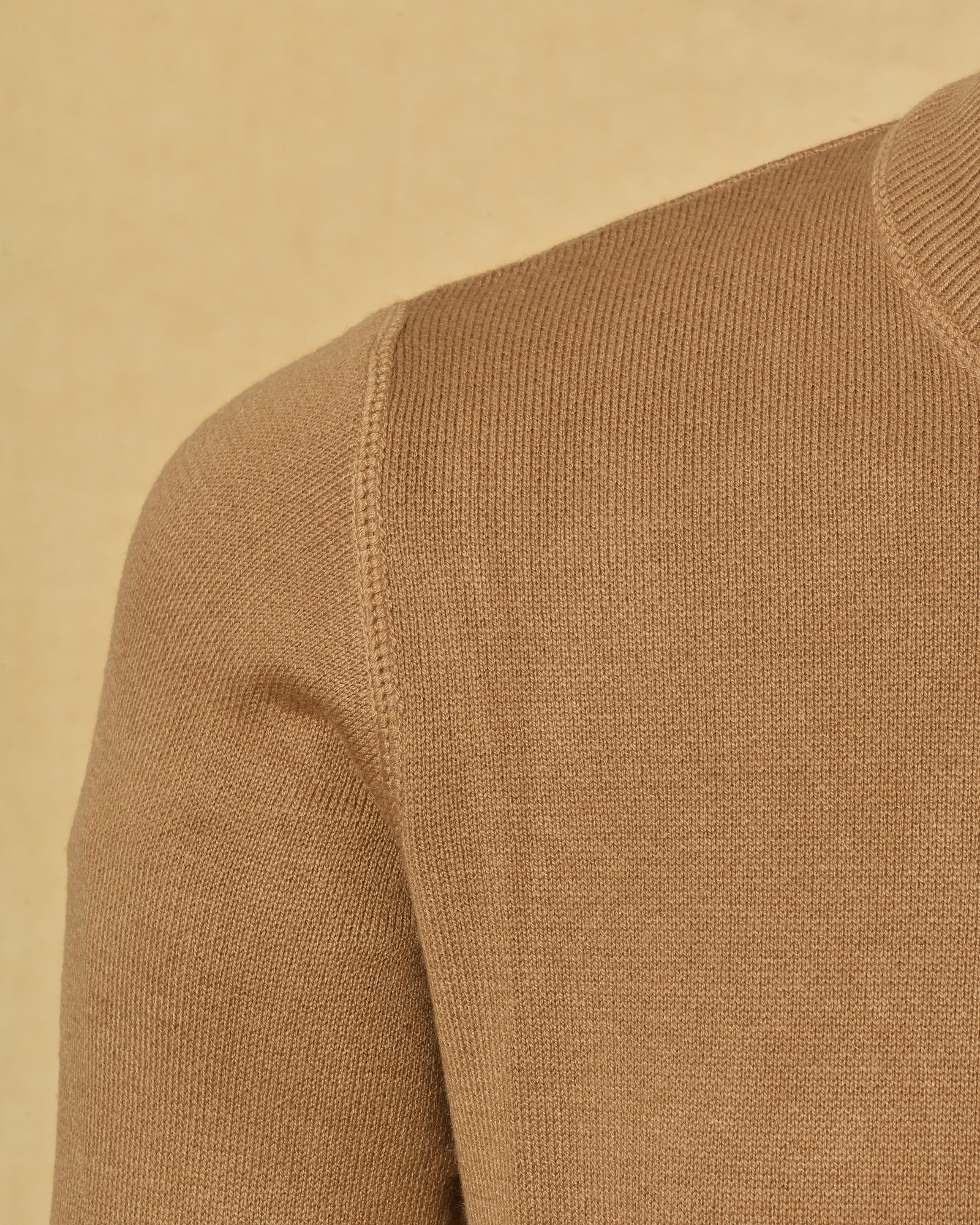 Pull en viscose et cachemire camel Outfit