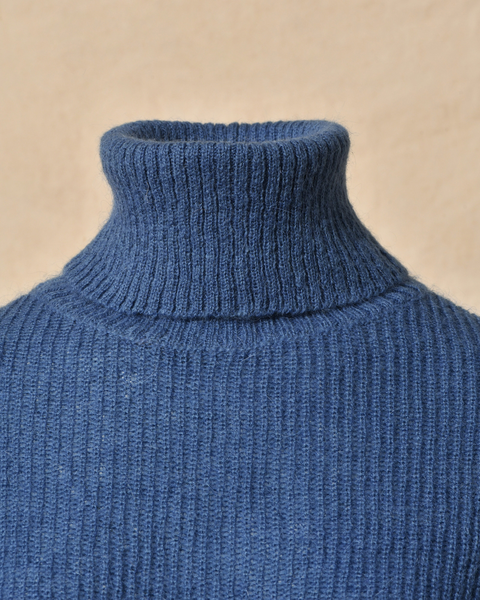 Pull col roulé bleu en mohair et laine Femmes Du Sud