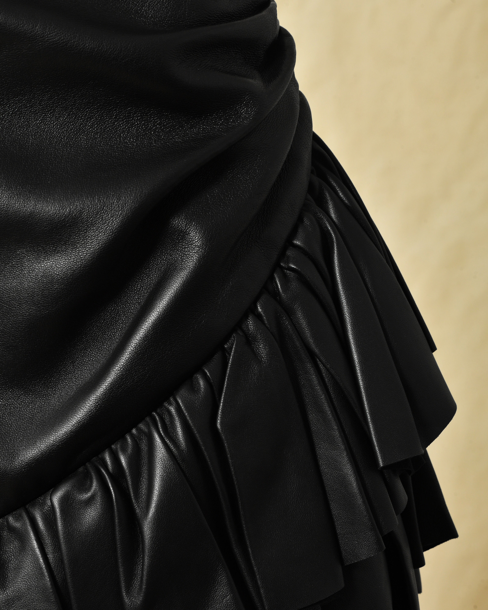 Jupe en cuir noir Balmain