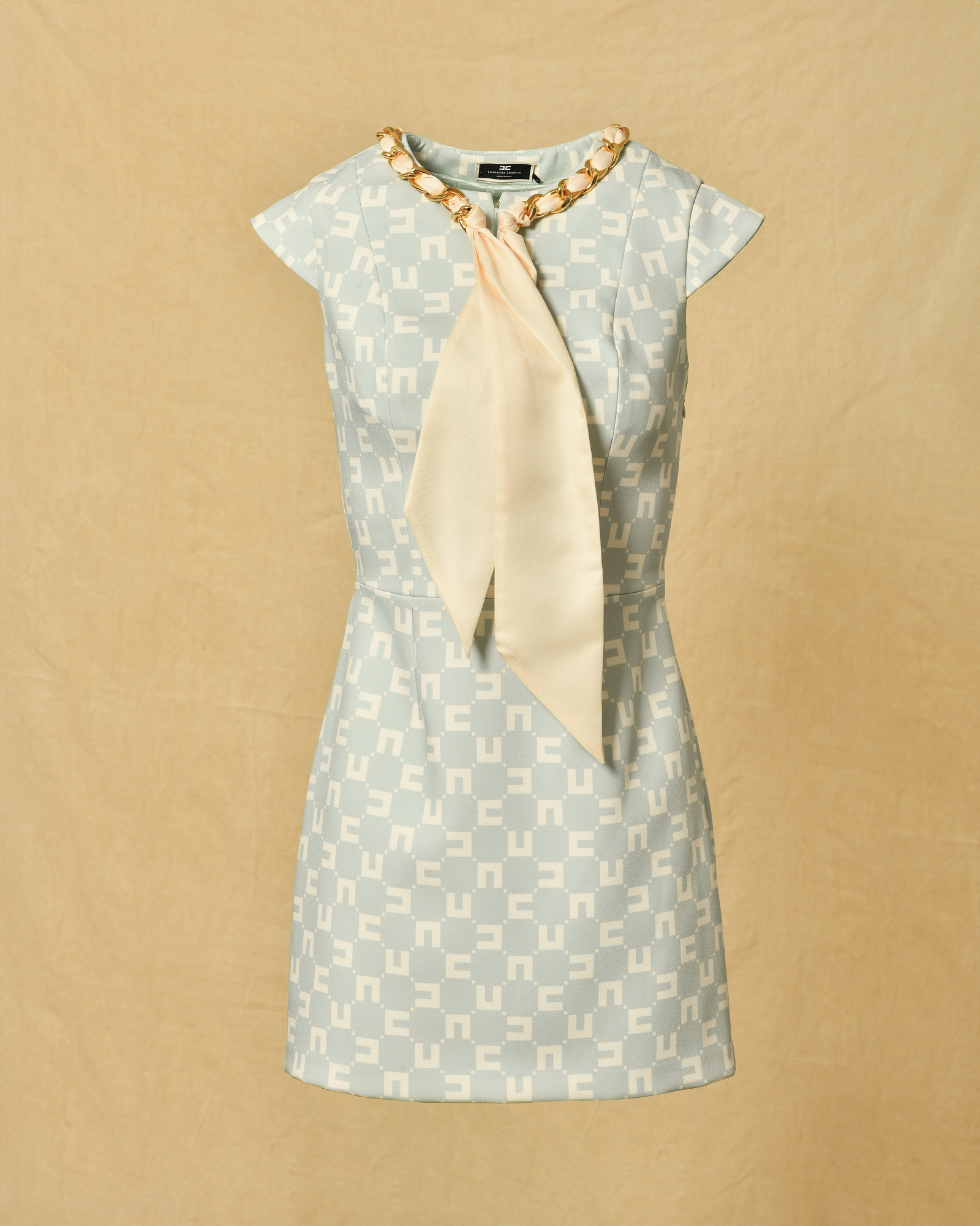 Robe bleu à col chaîne et foulard Elisabetta Franchi