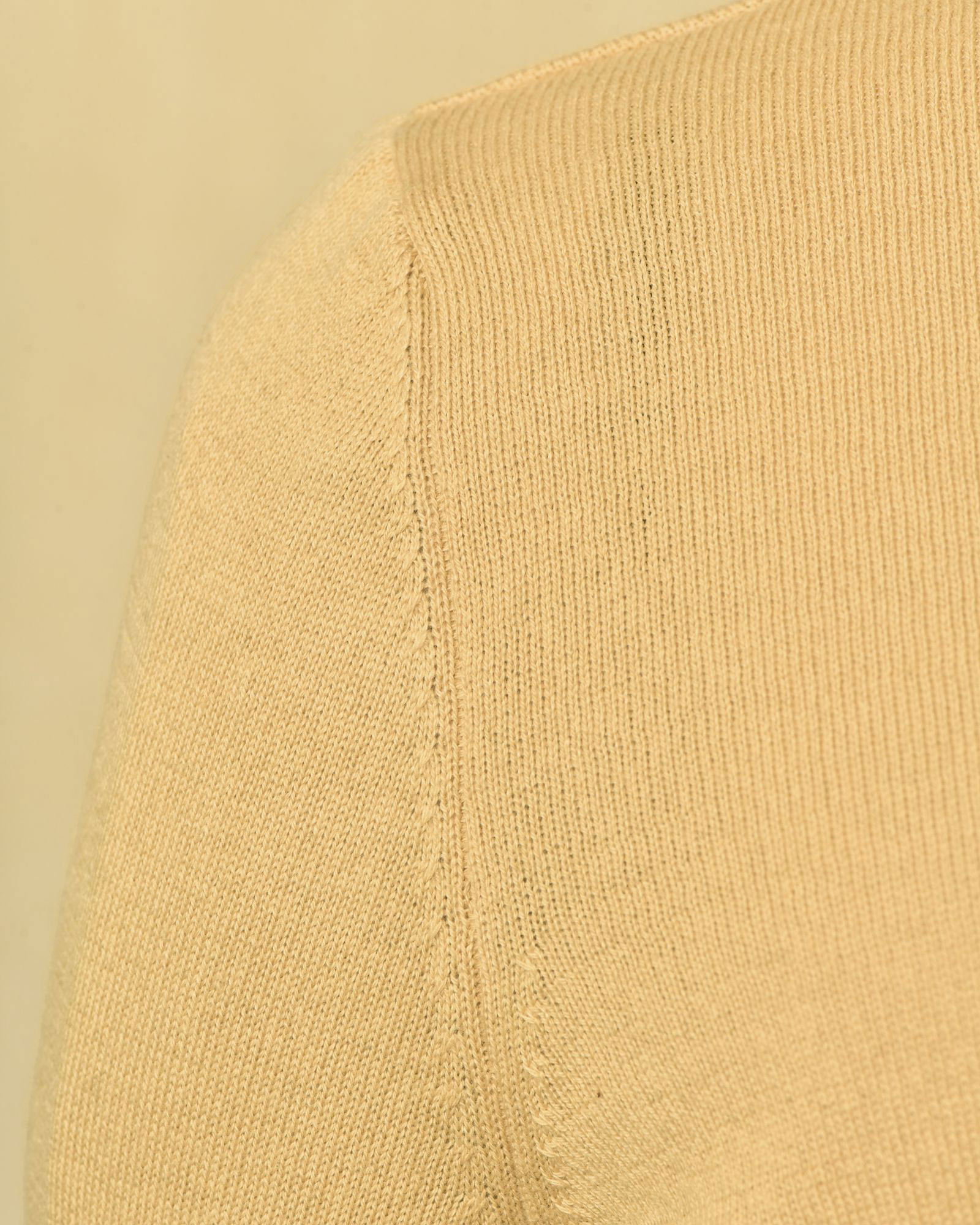 Pull en laine jaune Vneck