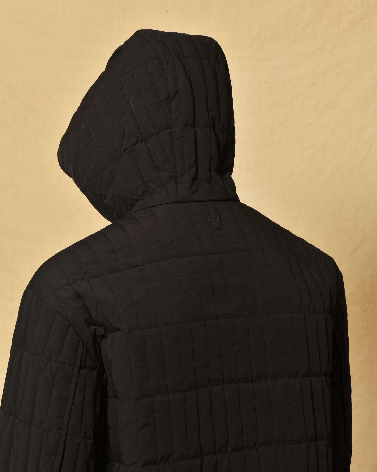Manteau matelassé à capuche noir Mackage