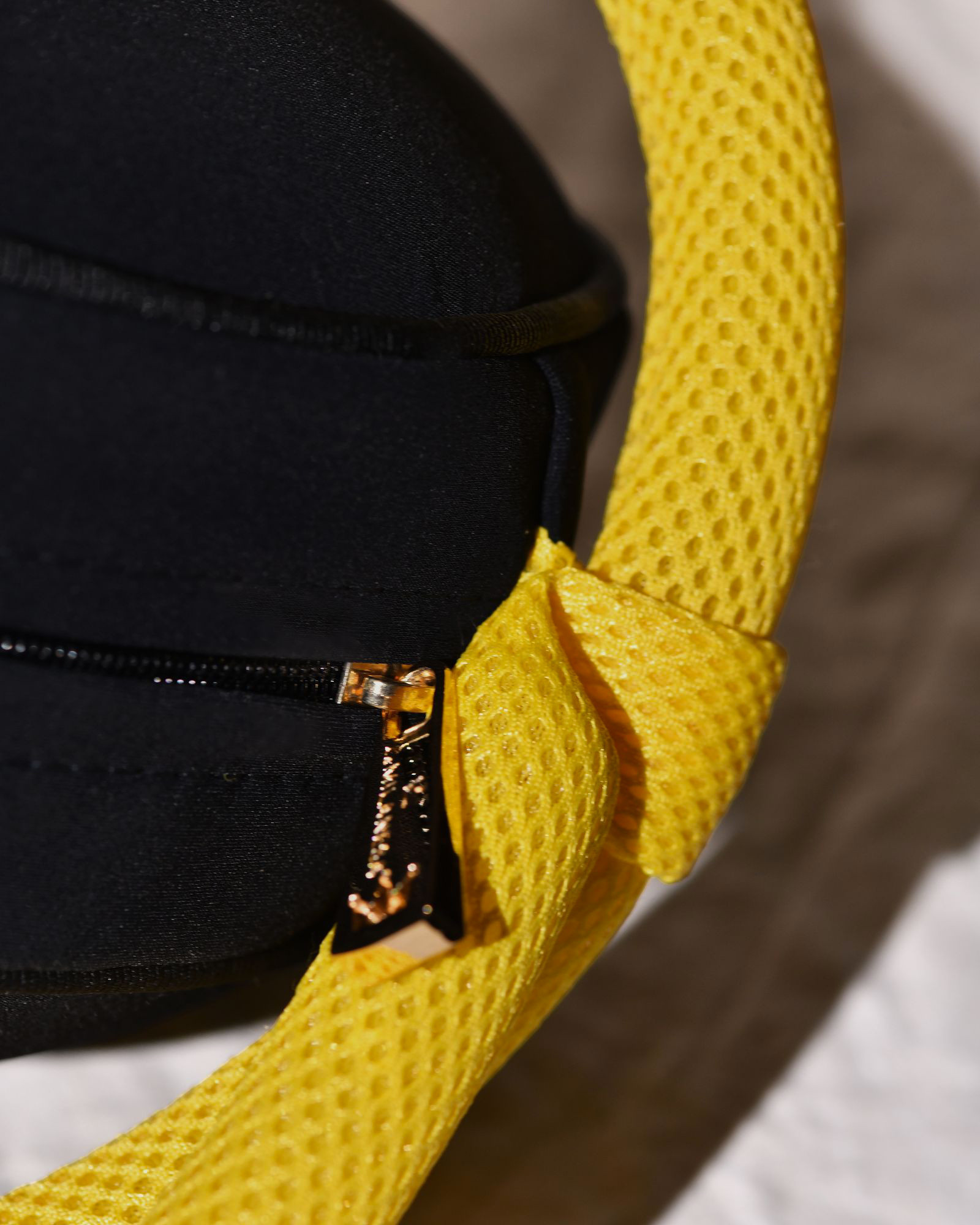 Sac à main rond design à broderie super-héros La Milanesa