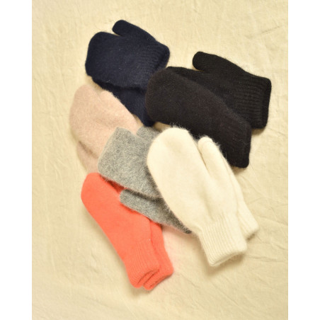Moufles en angora corail Ka