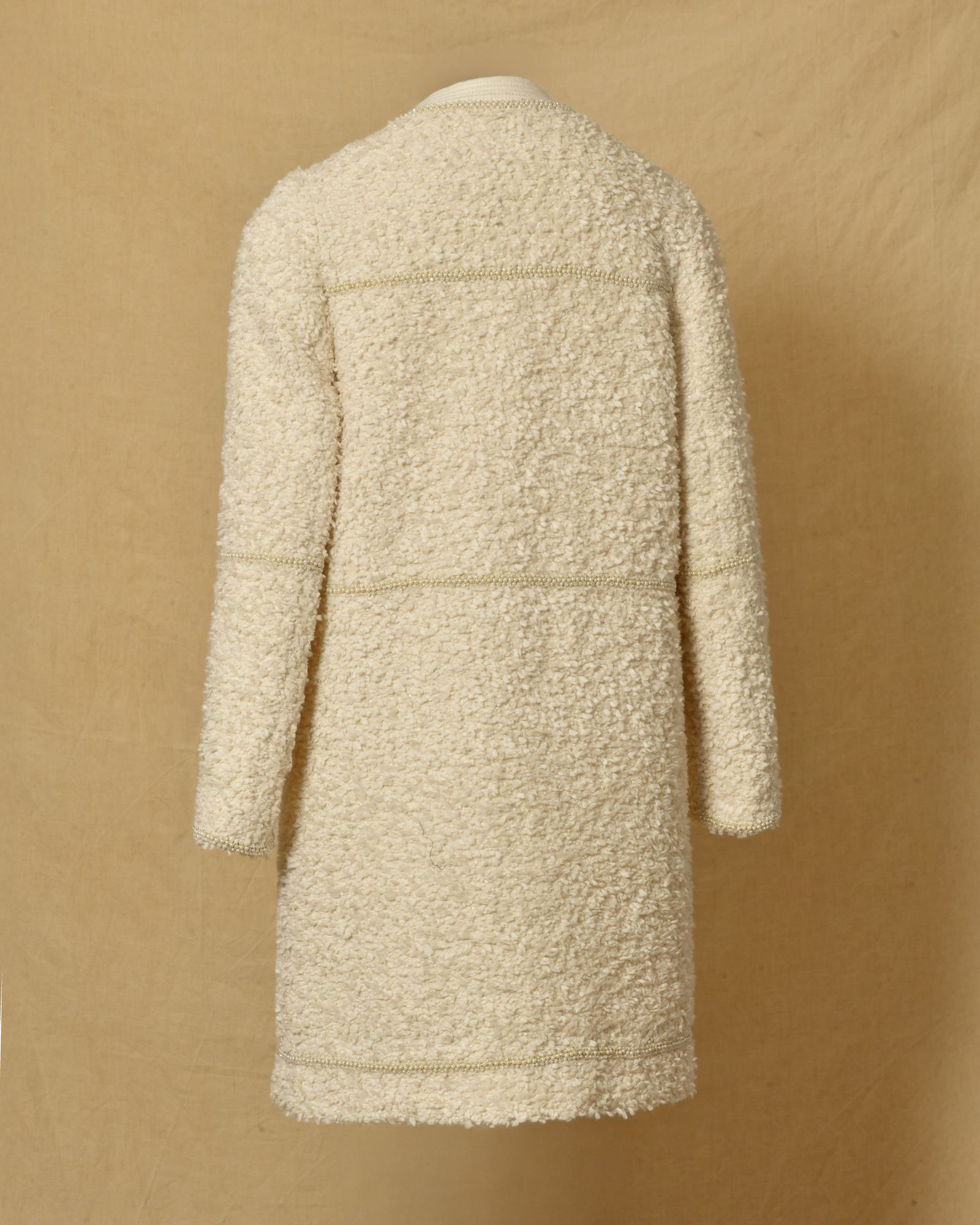 Veste longue en tweed écru et finitions perlées Edward Achour