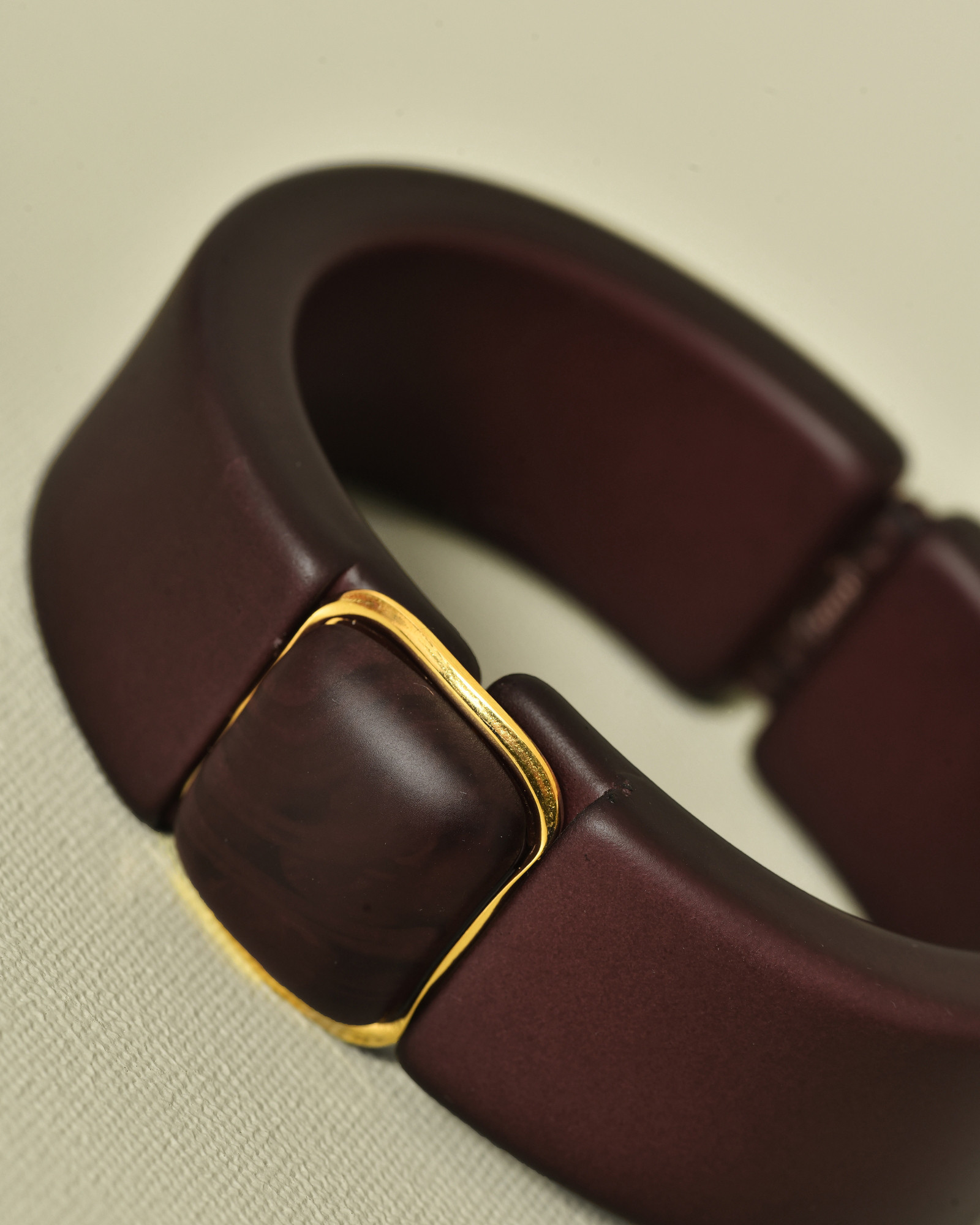Bracelet jonc violet à fermeture magnétique Ka