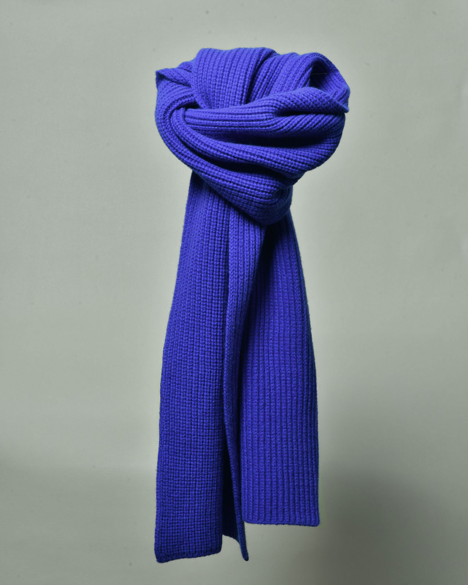 Echarpe en laine bleu Cruna