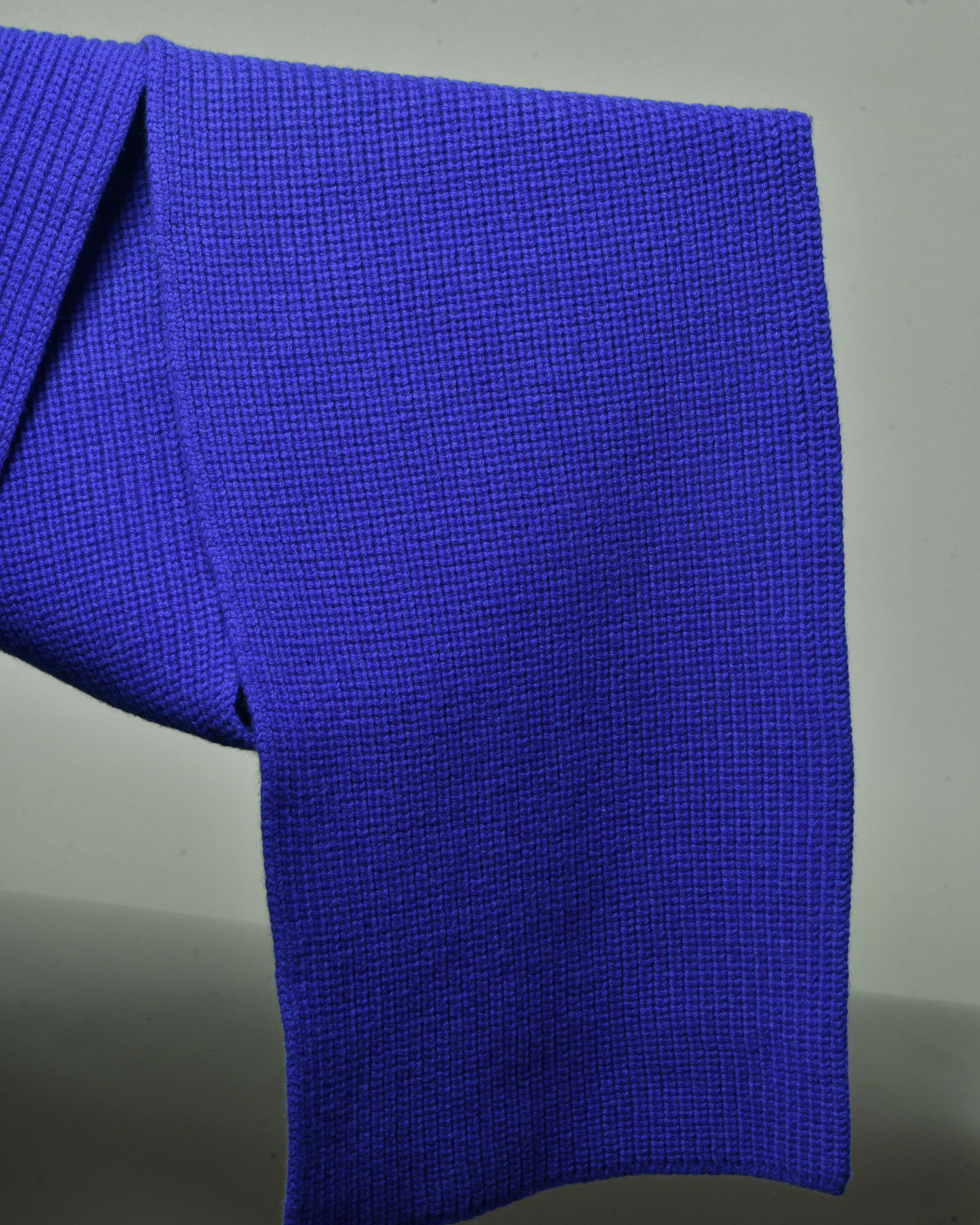 Echarpe en laine bleu Cruna