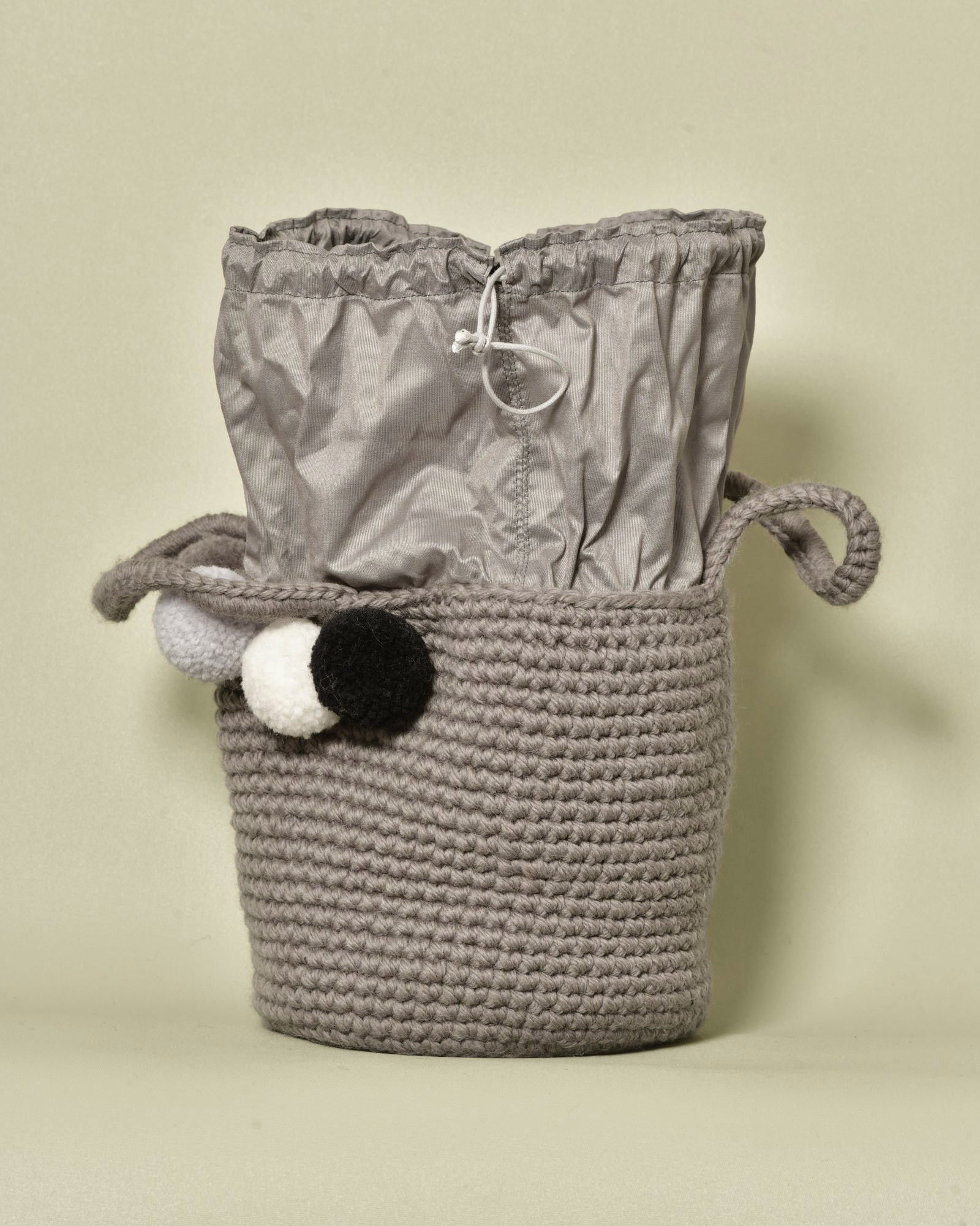 Sac seau en crochet avec pompons Caterina Bertini