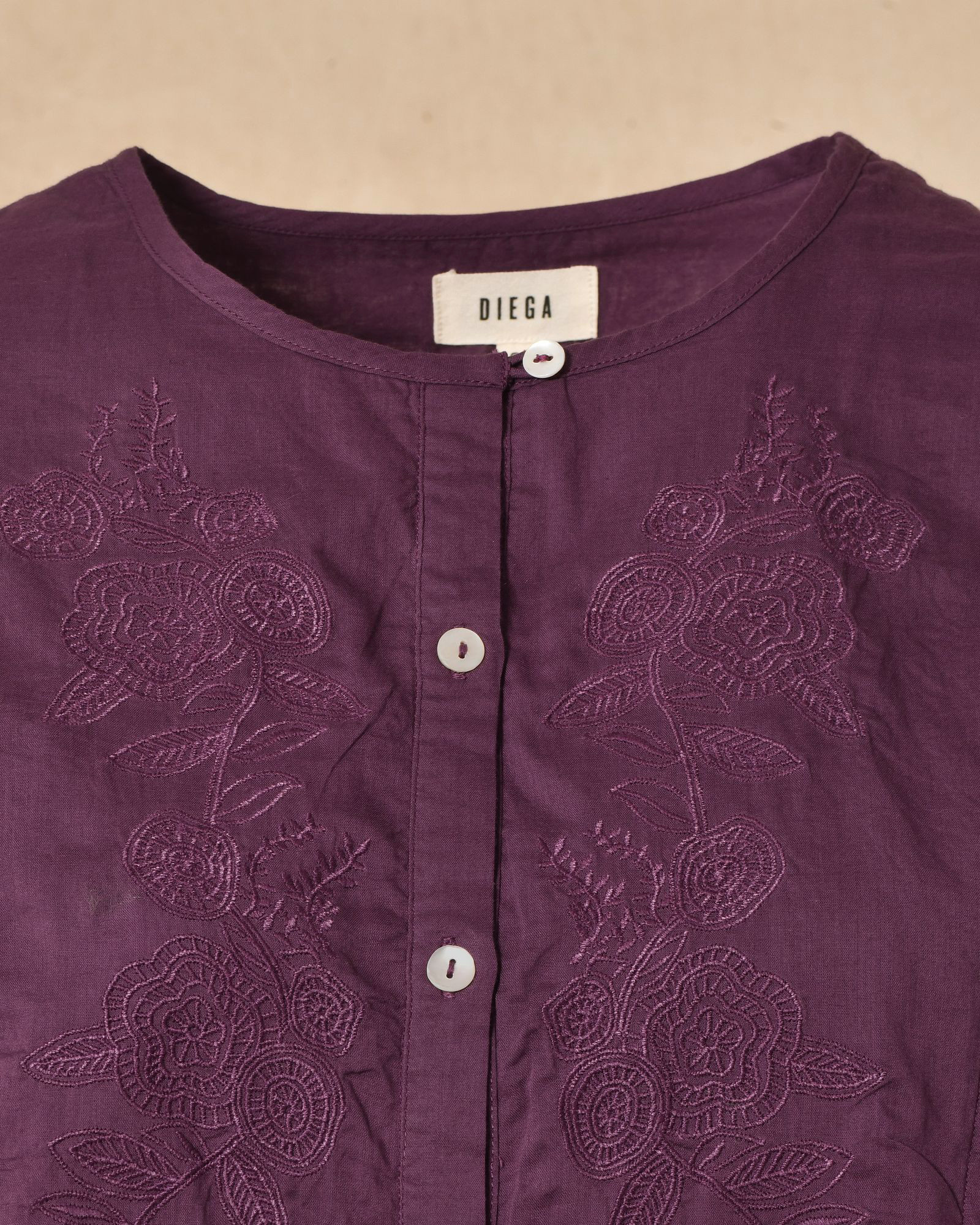 Blouse brodée boutonnée violette Diega