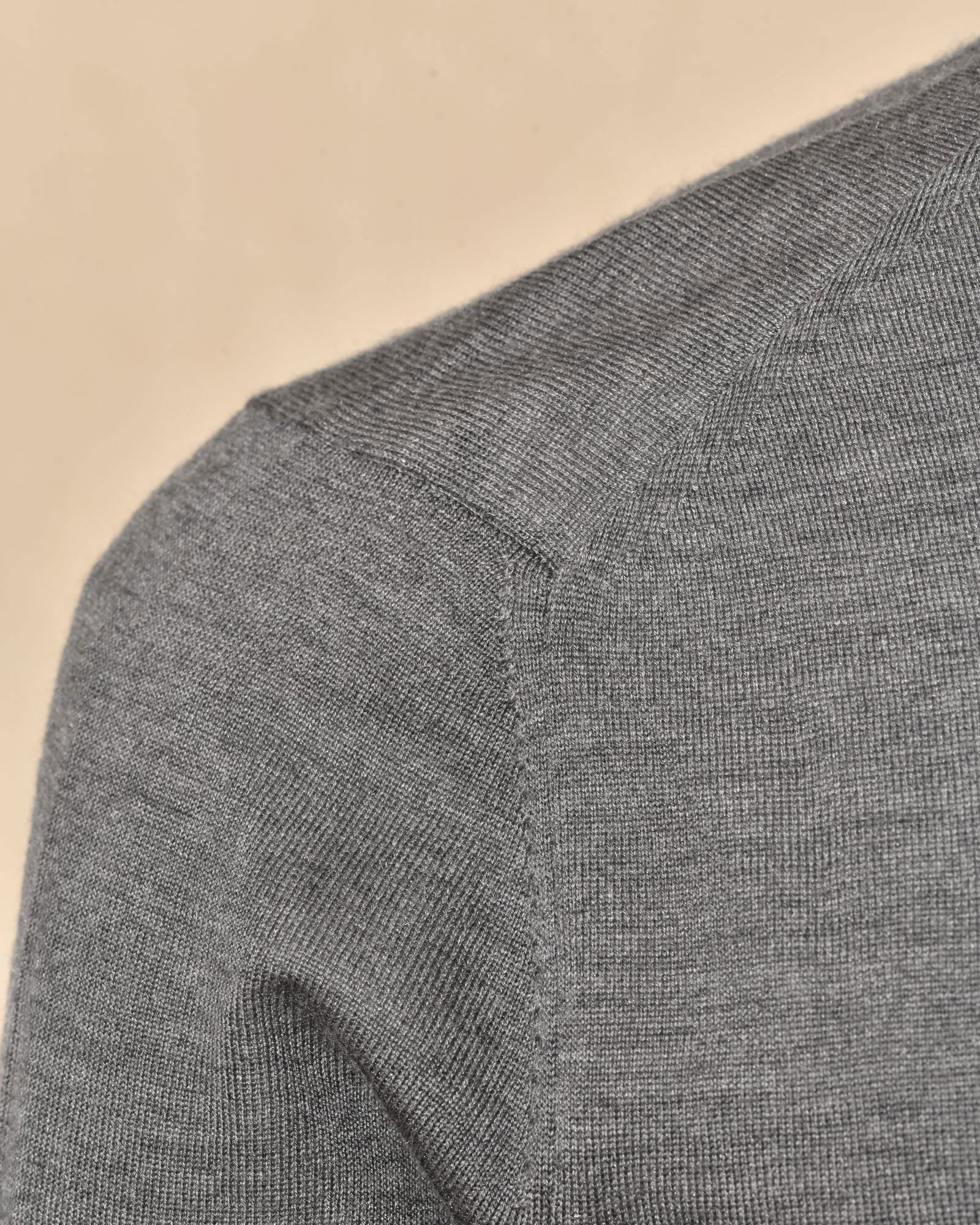 Pull en laine et soie gris Vneck