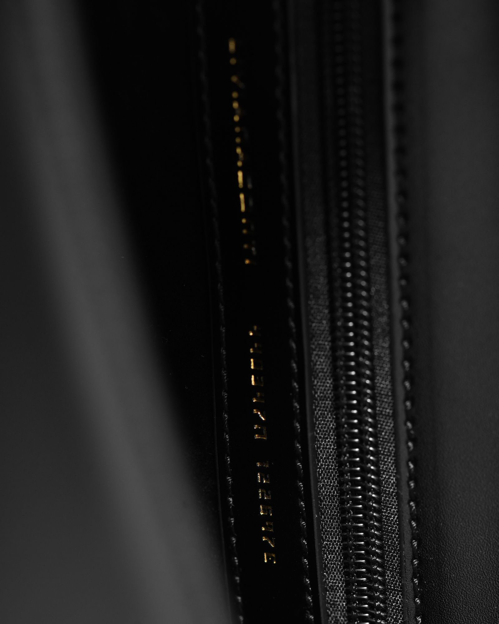 Sac en cuir lisse à rabat enveloppe Liviana Conti