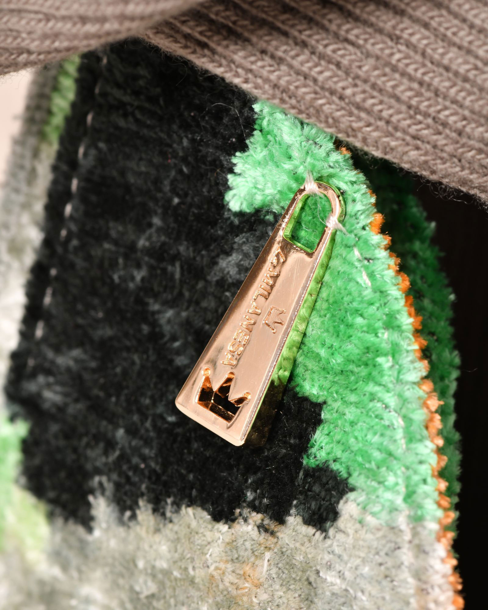 Sac en velours multicolore à franges La Milanesa